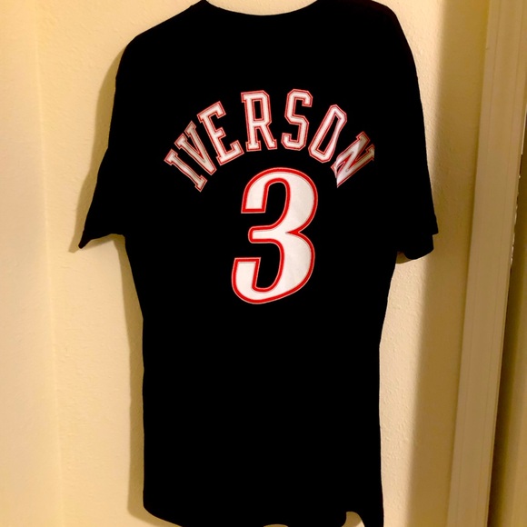 Mitchell & Ness Philadelphia 76ers Allen Iverson Hardwood Classic T-Shirt - Picture 1 of 5